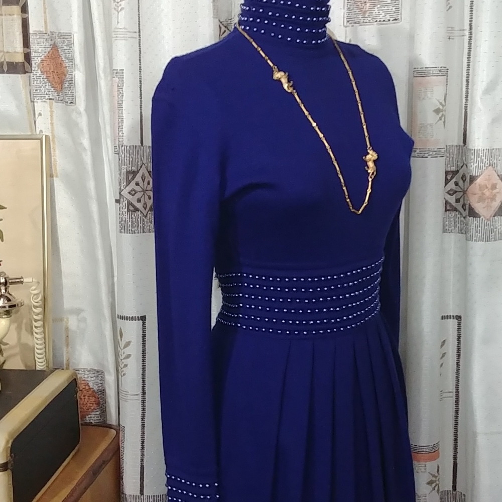 Vintage 80s Sweater Dress - Picture 3 of 10